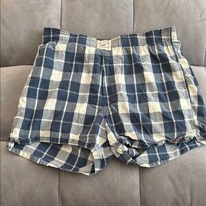 Hollister Cotton Navy and Cream Checkered Shorts size medium